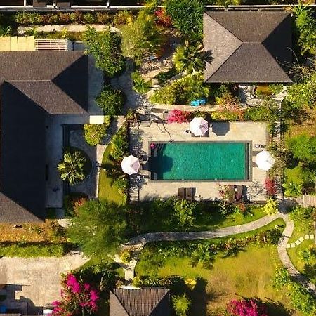 Taman Dewi Sri Villa Et Bungalow ペムテラン エクステリア 写真