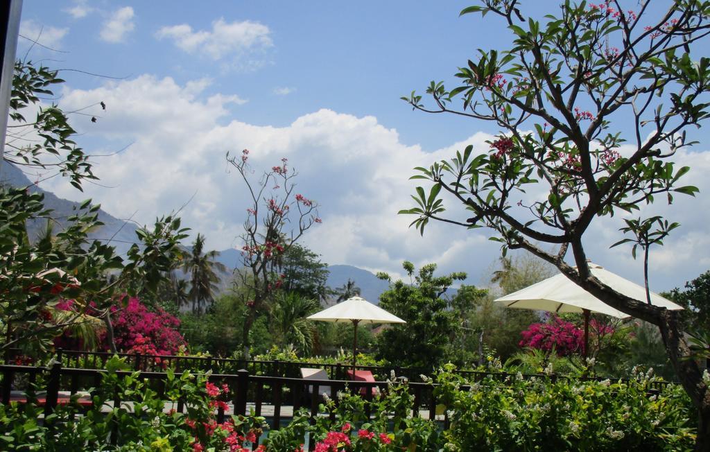 Taman Dewi Sri Villa Et Bungalow ペムテラン エクステリア 写真