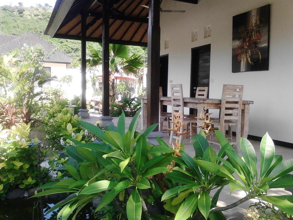 Taman Dewi Sri Villa Et Bungalow ペムテラン エクステリア 写真