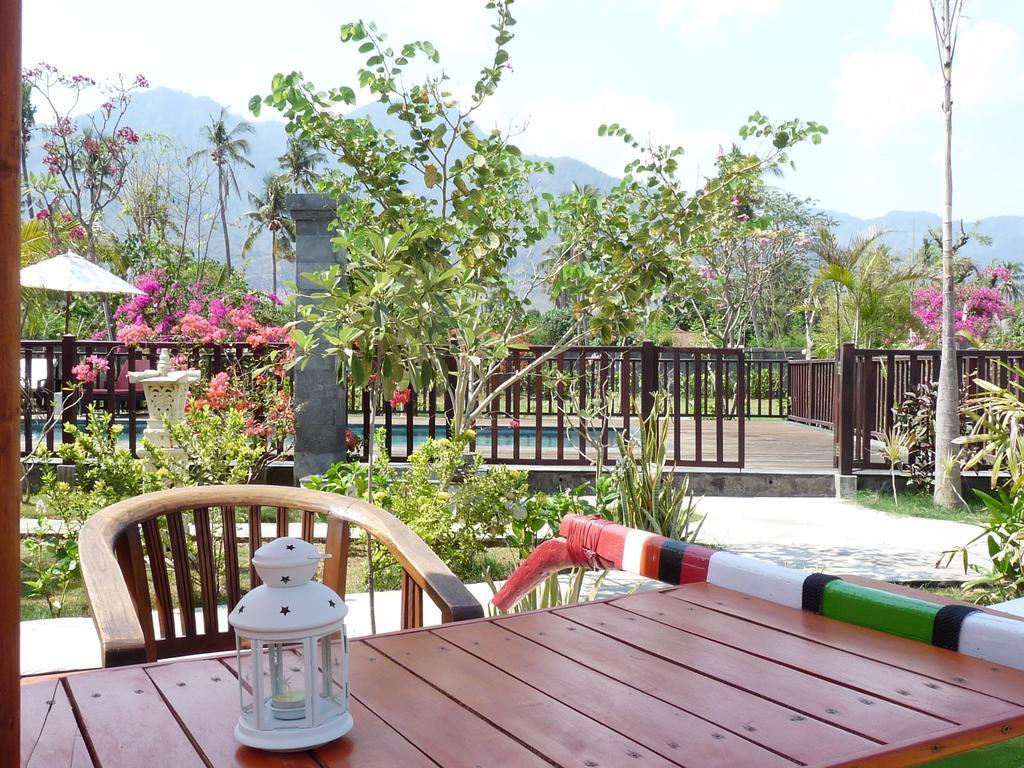 Taman Dewi Sri Villa Et Bungalow ペムテラン エクステリア 写真