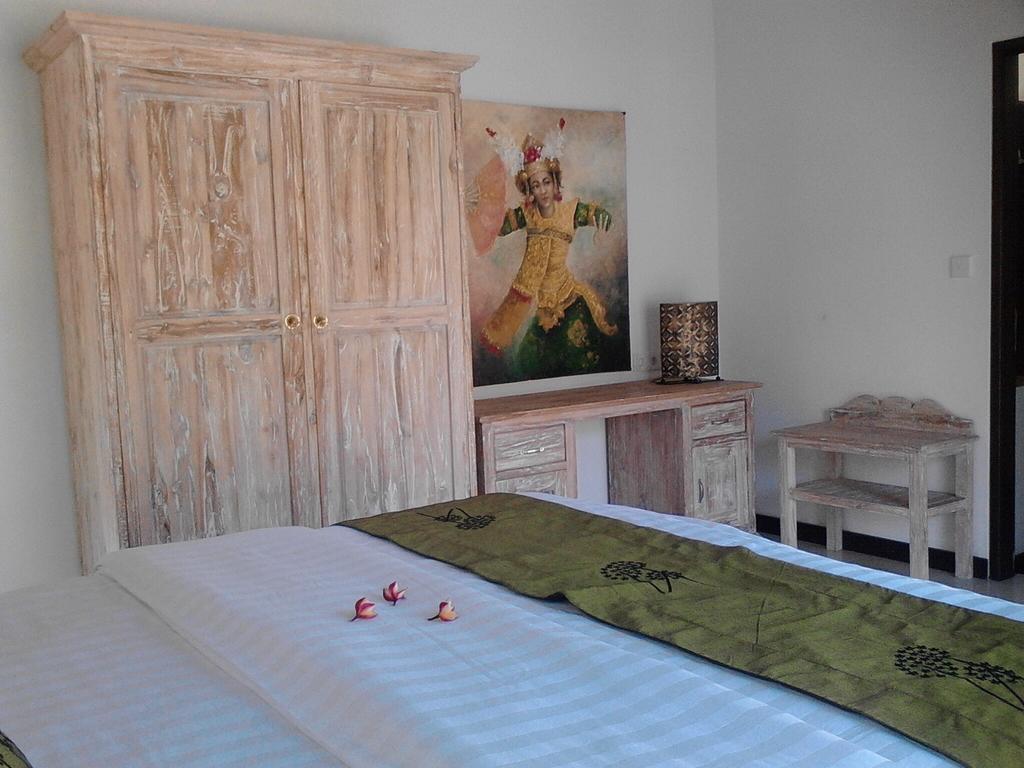 Taman Dewi Sri Villa Et Bungalow ペムテラン 部屋 写真
