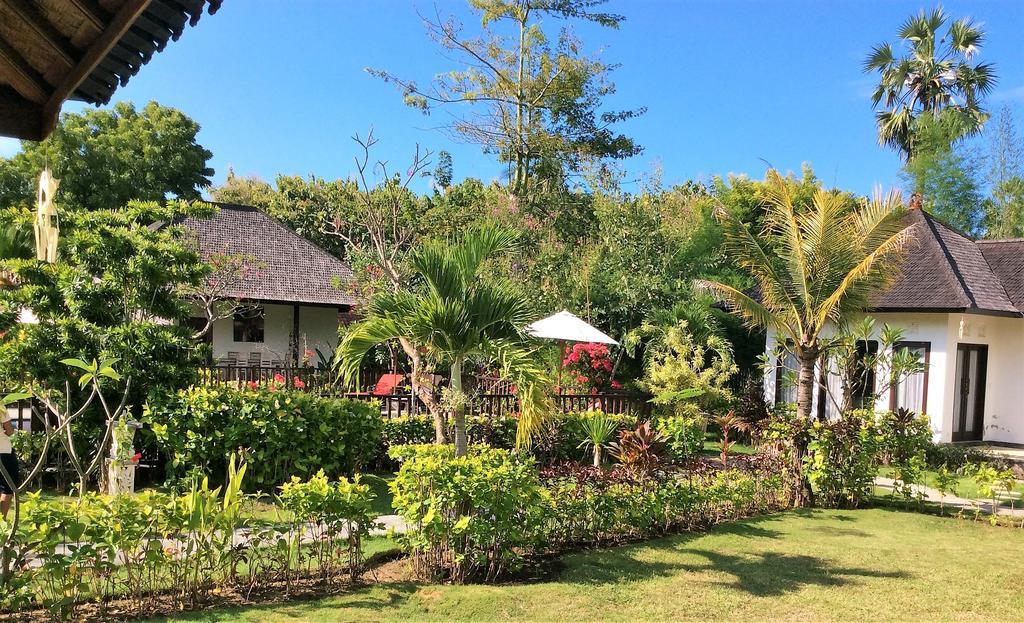 Taman Dewi Sri Villa Et Bungalow ペムテラン エクステリア 写真