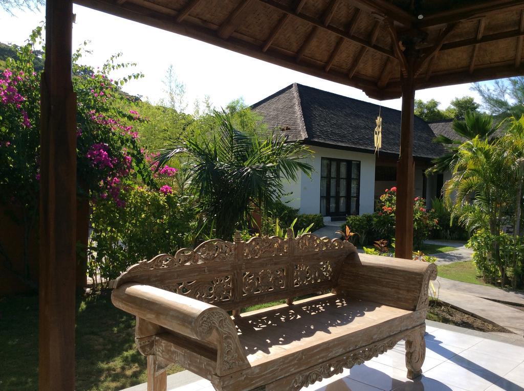 Taman Dewi Sri Villa Et Bungalow ペムテラン エクステリア 写真