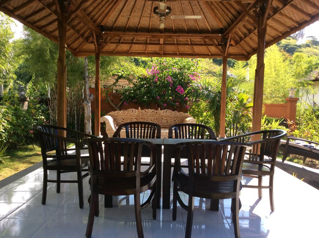 Taman Dewi Sri Villa Et Bungalow ペムテラン エクステリア 写真