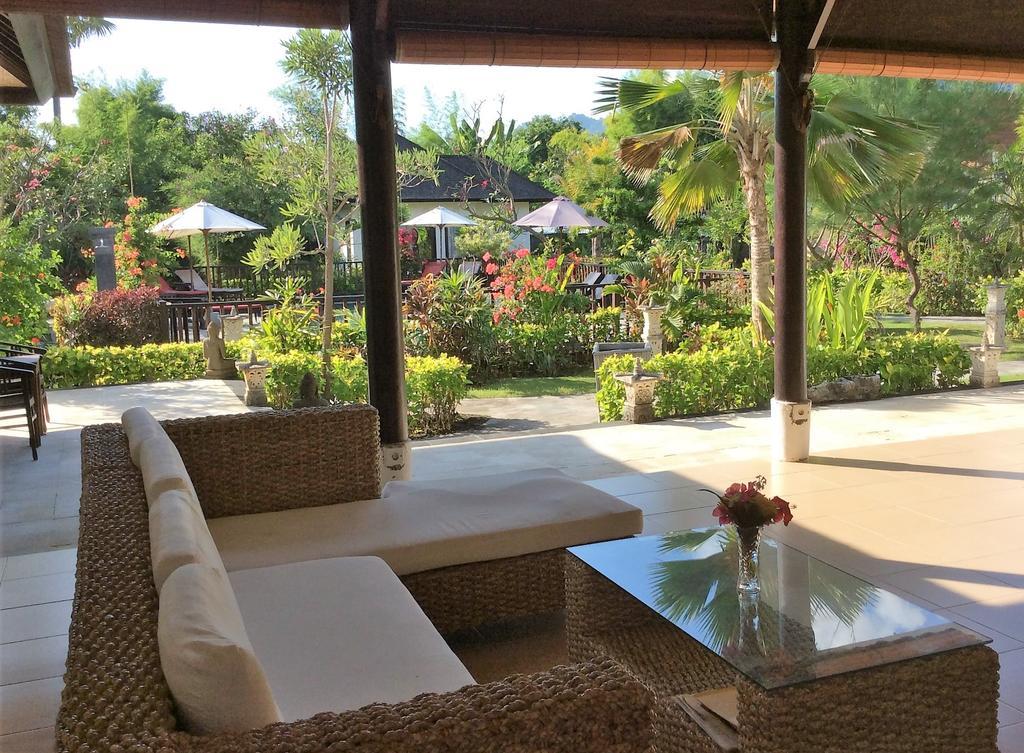 Taman Dewi Sri Villa Et Bungalow ペムテラン エクステリア 写真