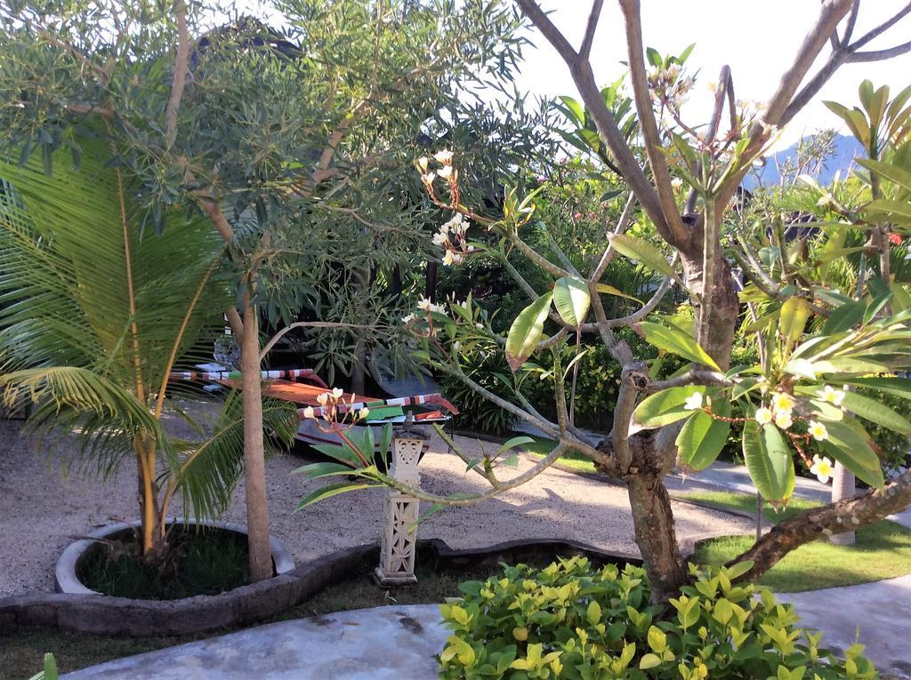 Taman Dewi Sri Villa Et Bungalow ペムテラン エクステリア 写真