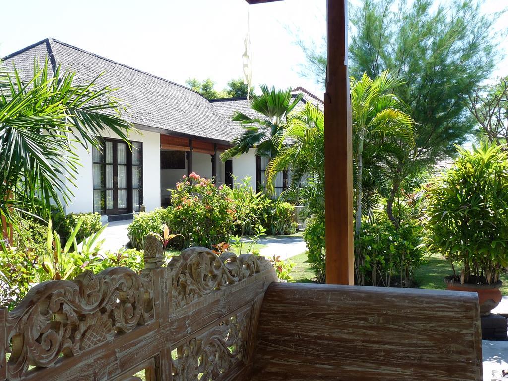 Taman Dewi Sri Villa Et Bungalow ペムテラン エクステリア 写真