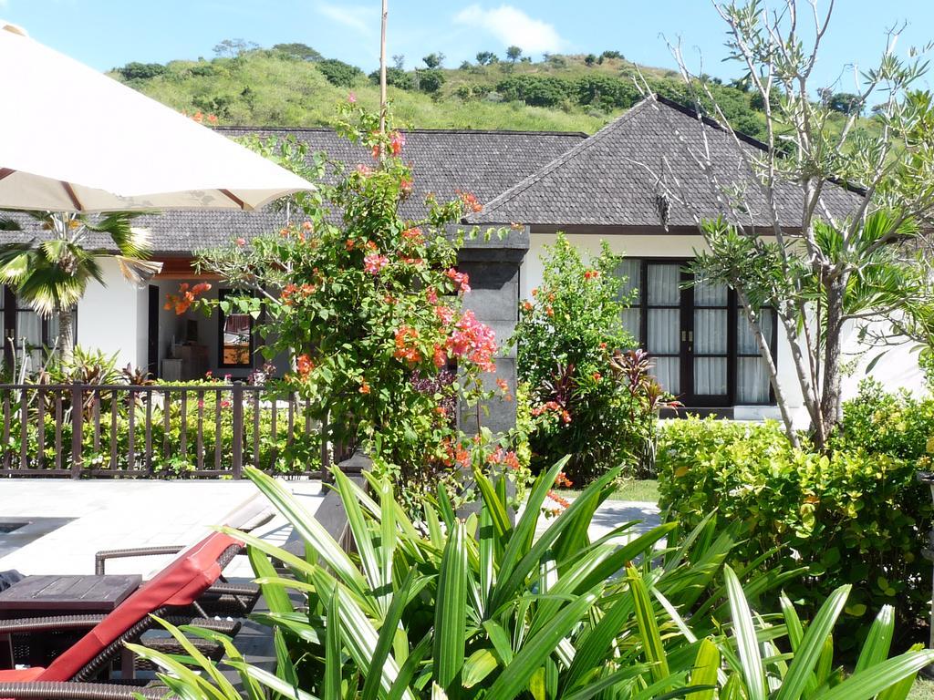 Taman Dewi Sri Villa Et Bungalow ペムテラン エクステリア 写真