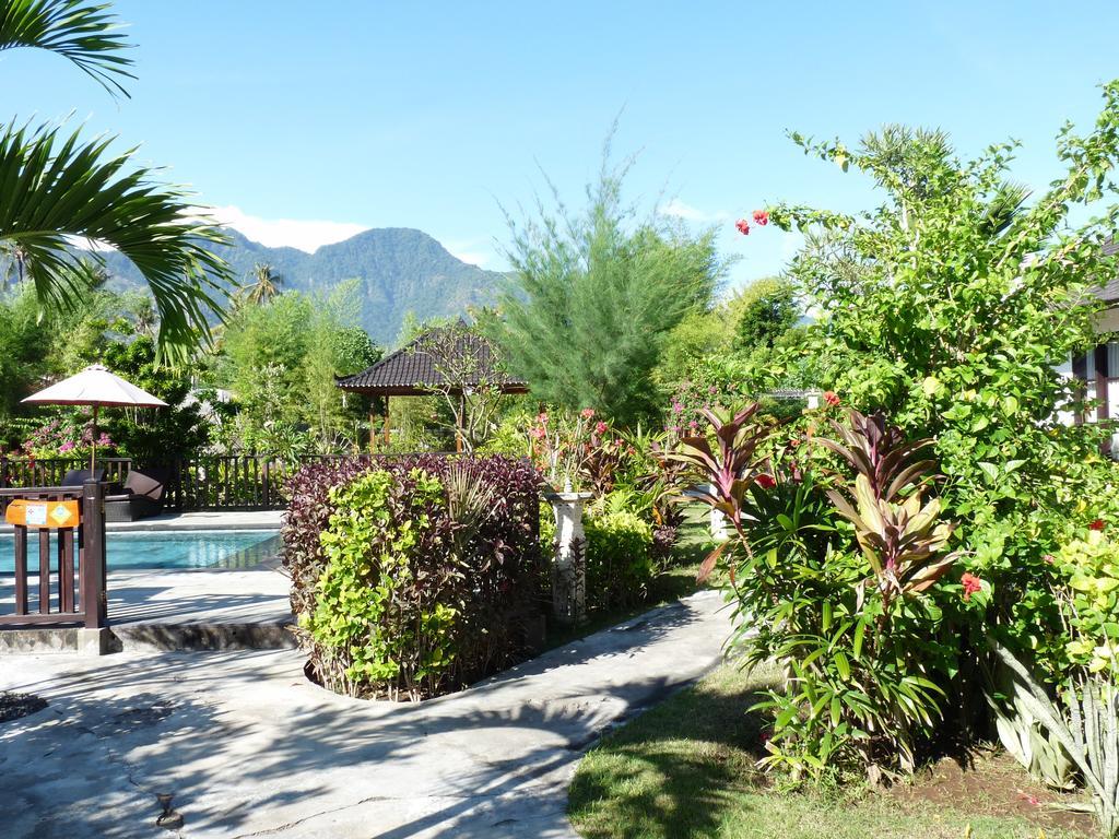 Taman Dewi Sri Villa Et Bungalow ペムテラン エクステリア 写真