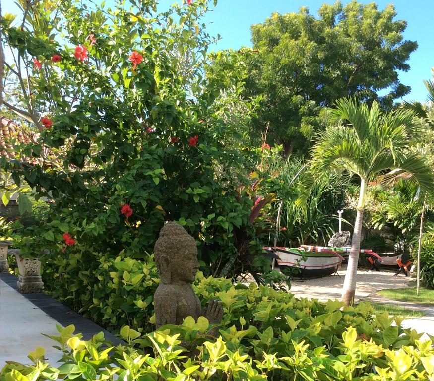 Taman Dewi Sri Villa Et Bungalow ペムテラン エクステリア 写真