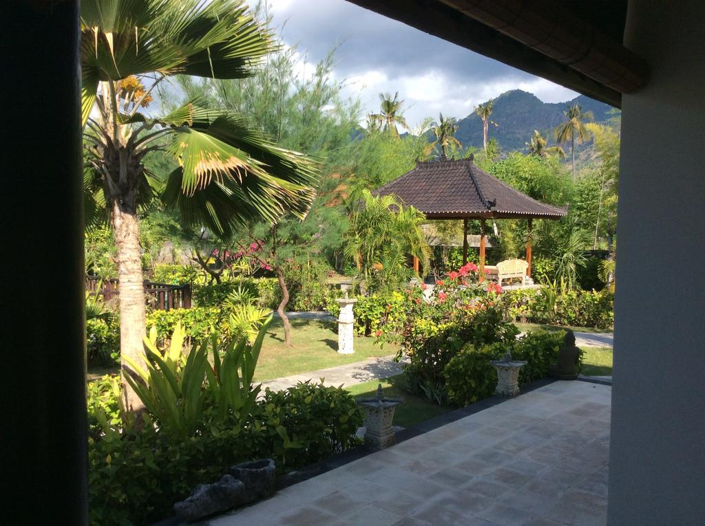 Taman Dewi Sri Villa Et Bungalow ペムテラン エクステリア 写真